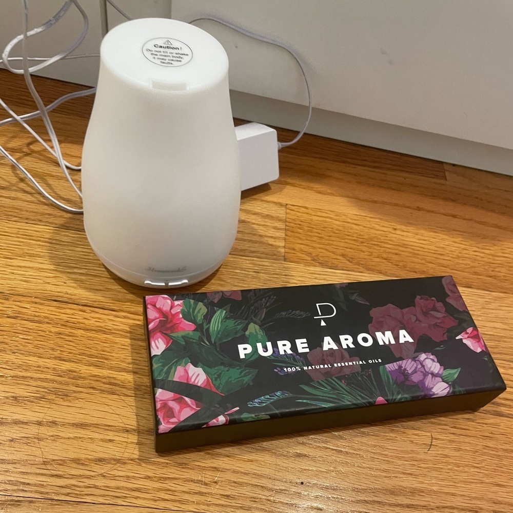 air defuser COMES WITH ESSENTIAL OILS BARELY USED